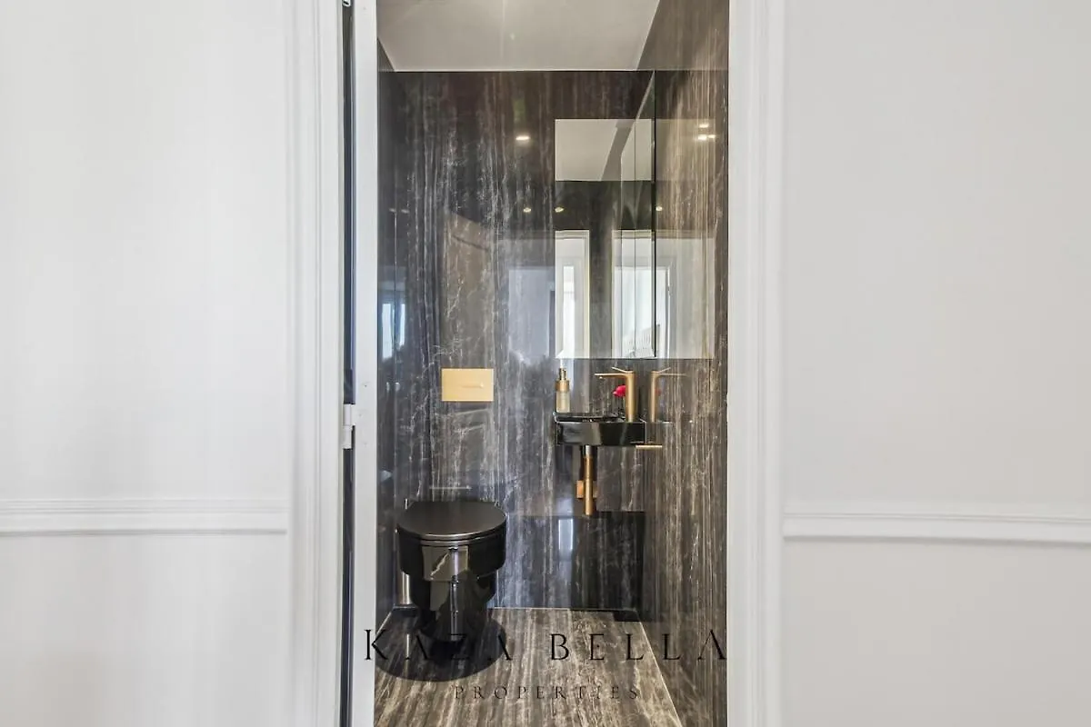 Kaza Bella - Trocadero, Amazing Eiffel Tower View Apartment Paris